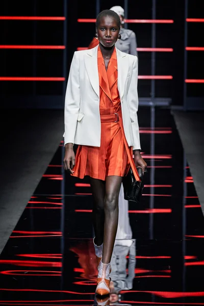 Look 5